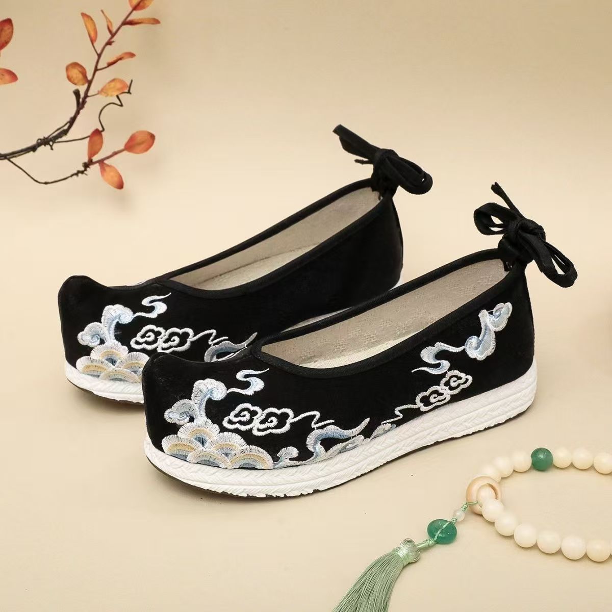 Ethnic Fashion Women - รองเท้าผู้หญิงไซส์ใหญ่ ปักลายฮั่นฝู พื้นเรียบ กันลื่น สายรัดข้อเท้าแบบตื้น สไตล์ชาติพันธุ์